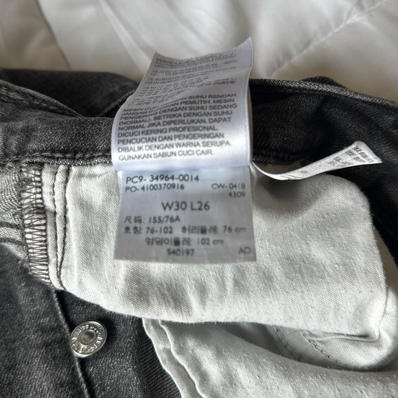Levi’s Button Fly Wedgie Straight Jeans - Picture 4 of 6